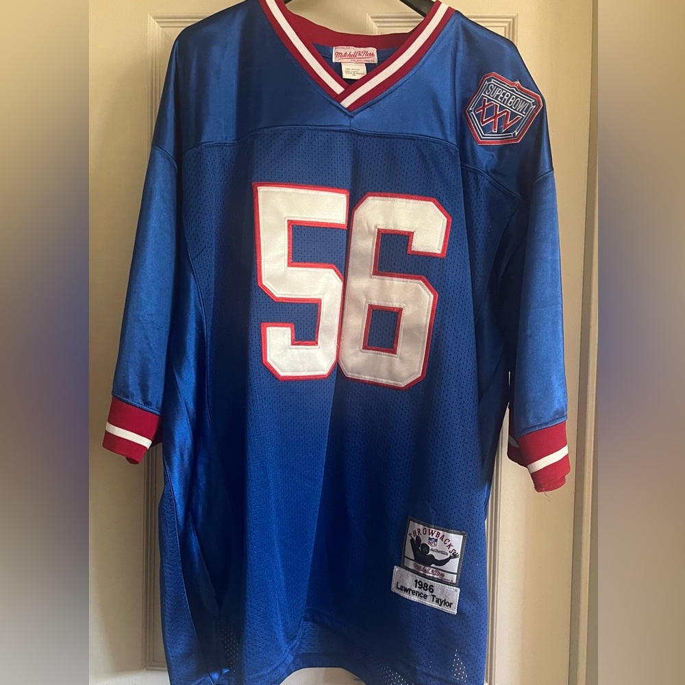 🔹 Authentic Lawrence Taylor Super Bowl XXV Jersey! Excellent condition! 🔹